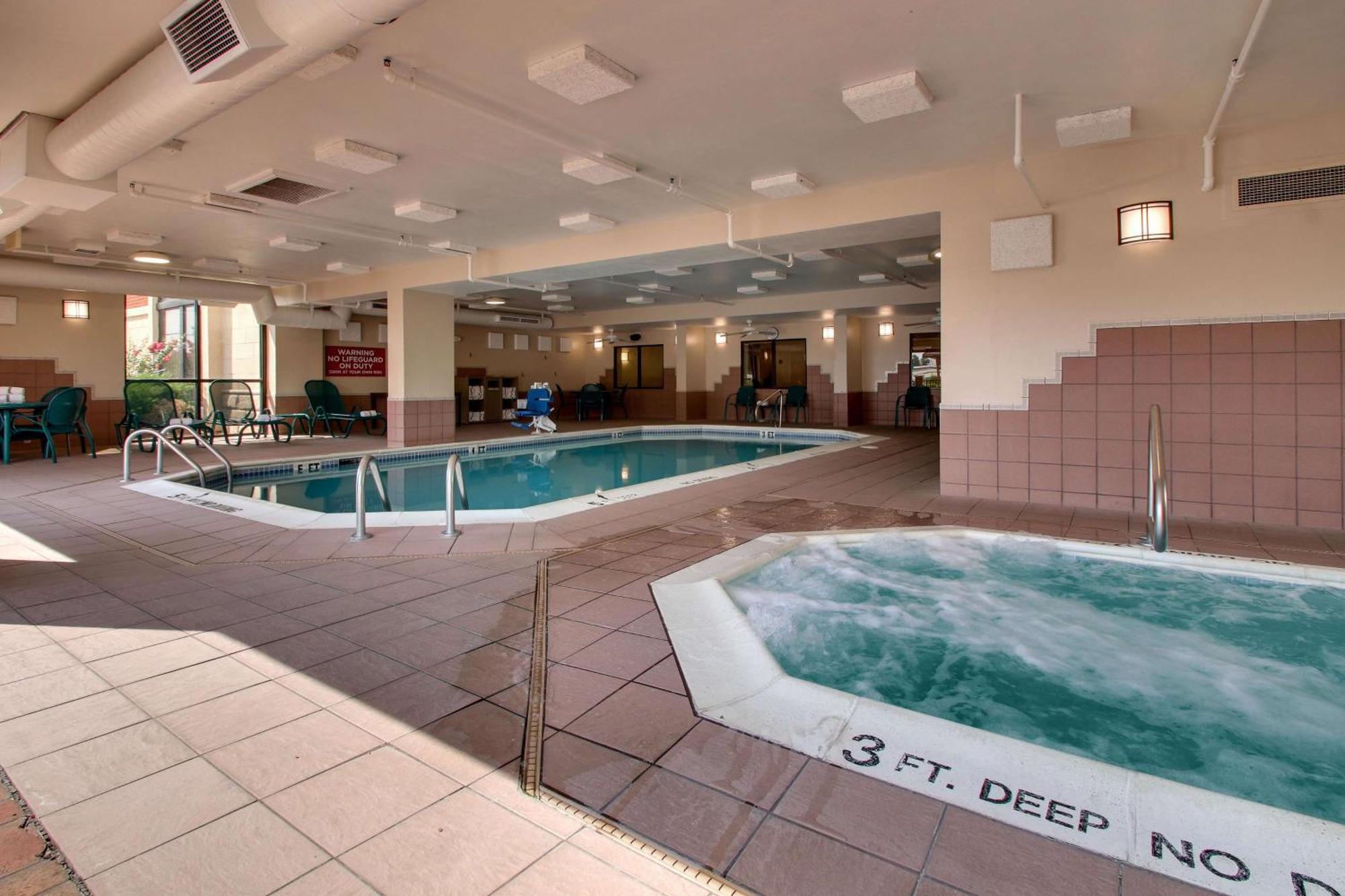 Drury Inn & Suites Μπόουλινγκ Γκριν Εξωτερικό φωτογραφία