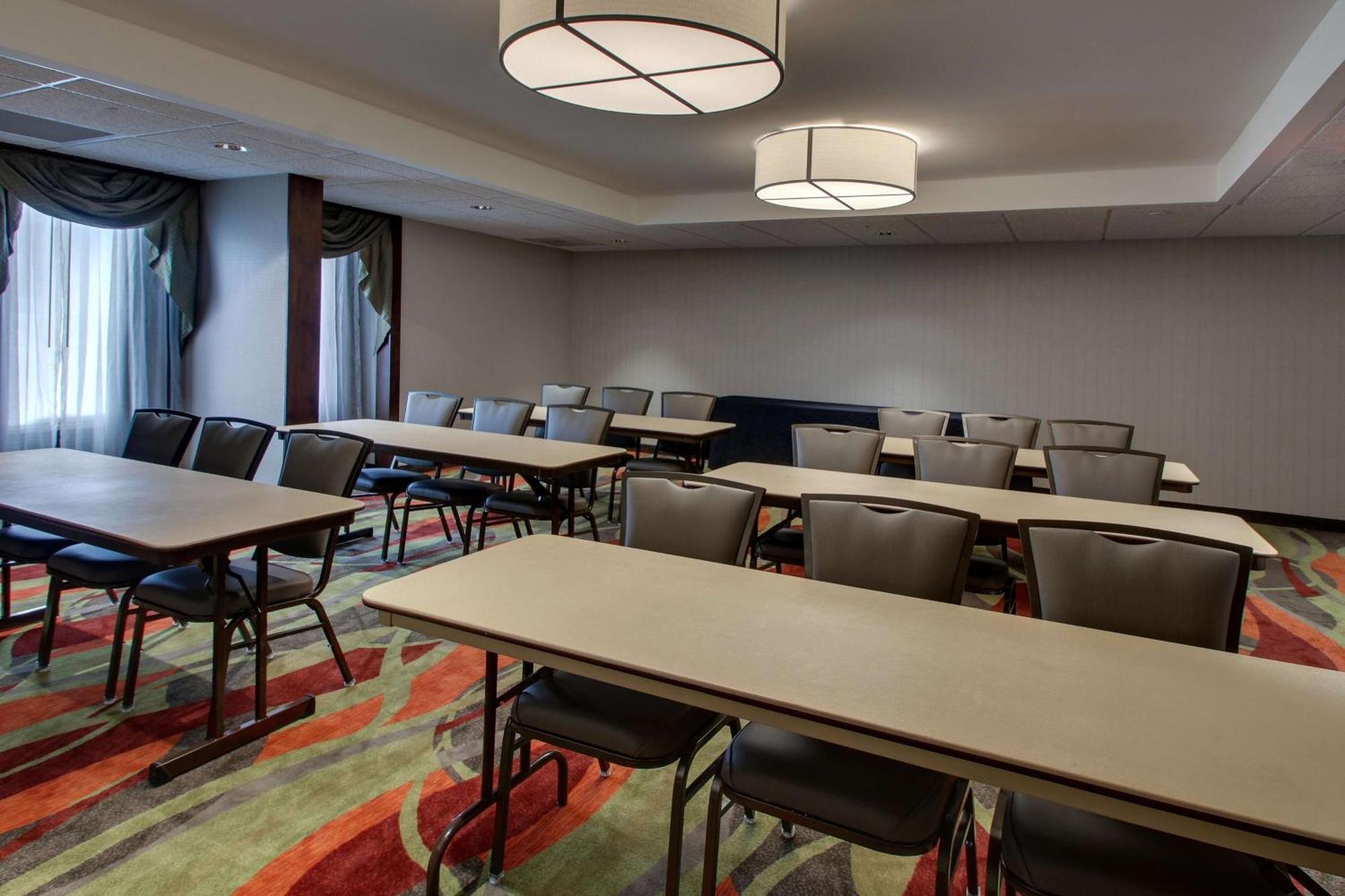 Drury Inn & Suites Μπόουλινγκ Γκριν Εξωτερικό φωτογραφία