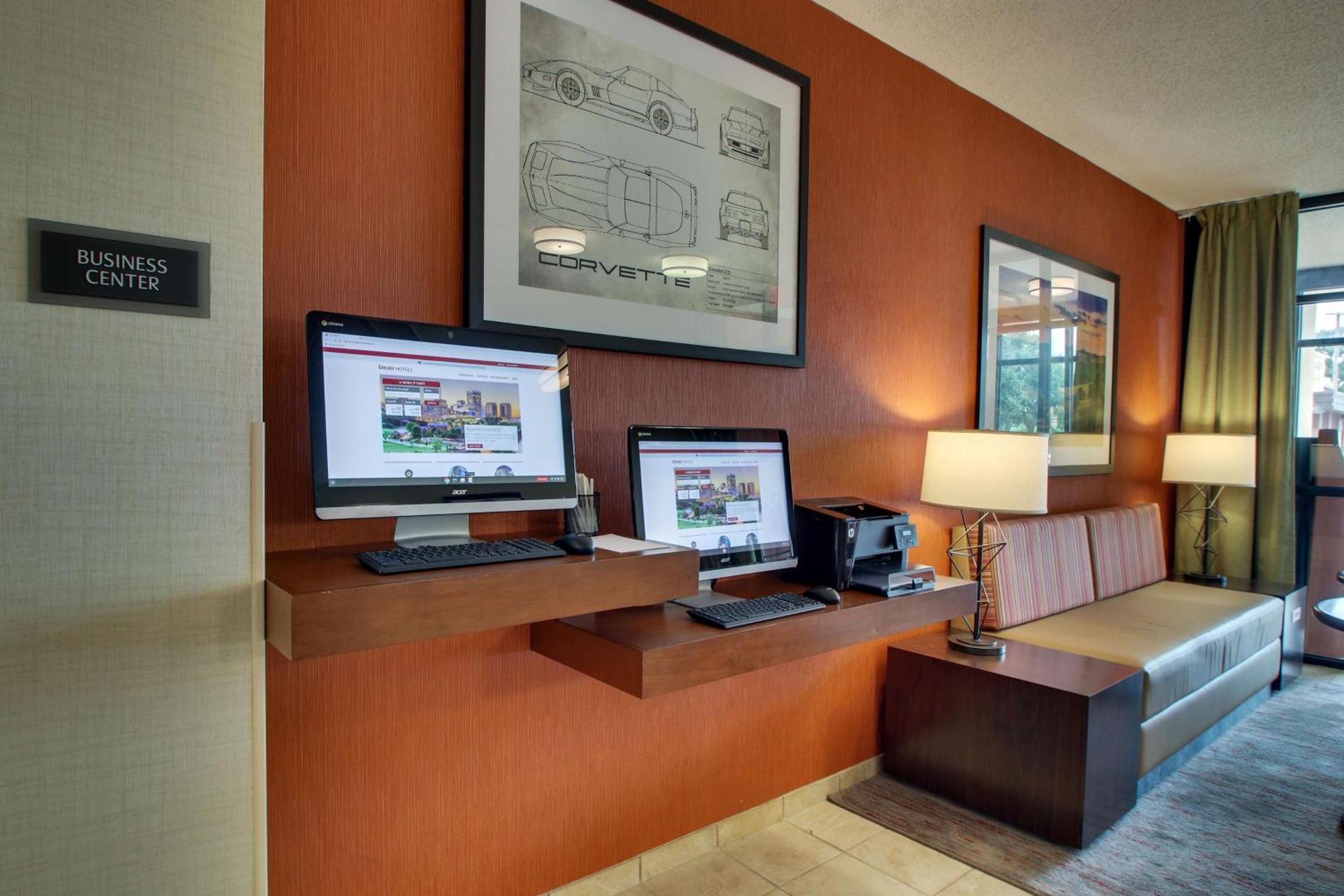 Drury Inn & Suites Μπόουλινγκ Γκριν Εξωτερικό φωτογραφία