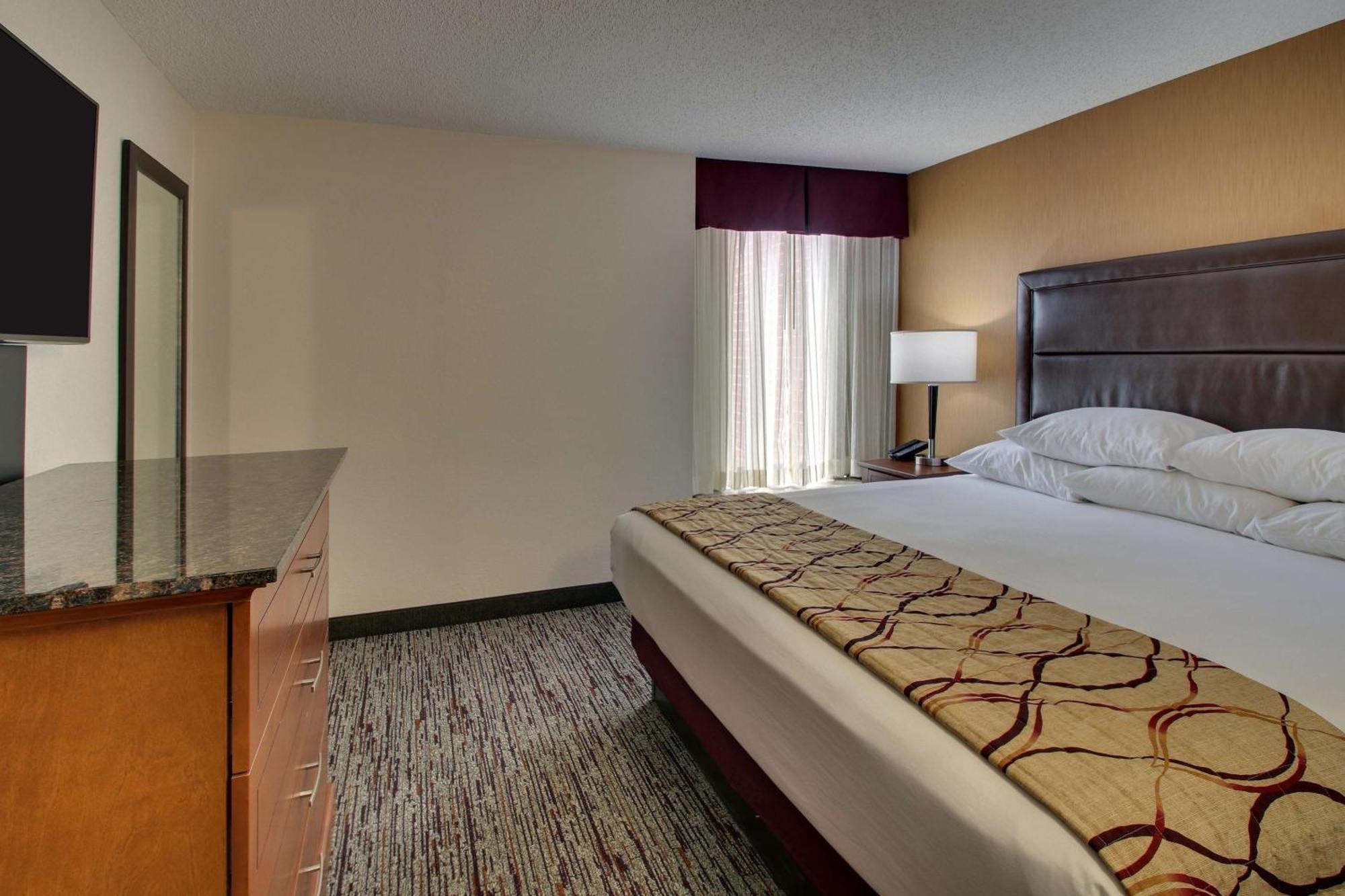 Drury Inn & Suites Μπόουλινγκ Γκριν Εξωτερικό φωτογραφία