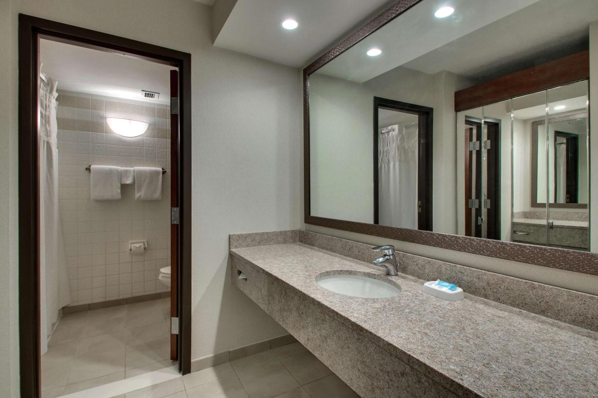 Drury Inn & Suites Μπόουλινγκ Γκριν Εξωτερικό φωτογραφία