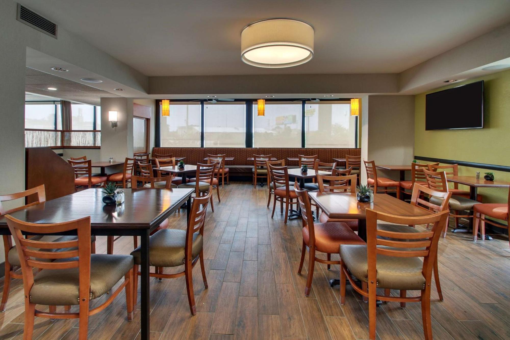 Drury Inn & Suites Μπόουλινγκ Γκριν Εξωτερικό φωτογραφία