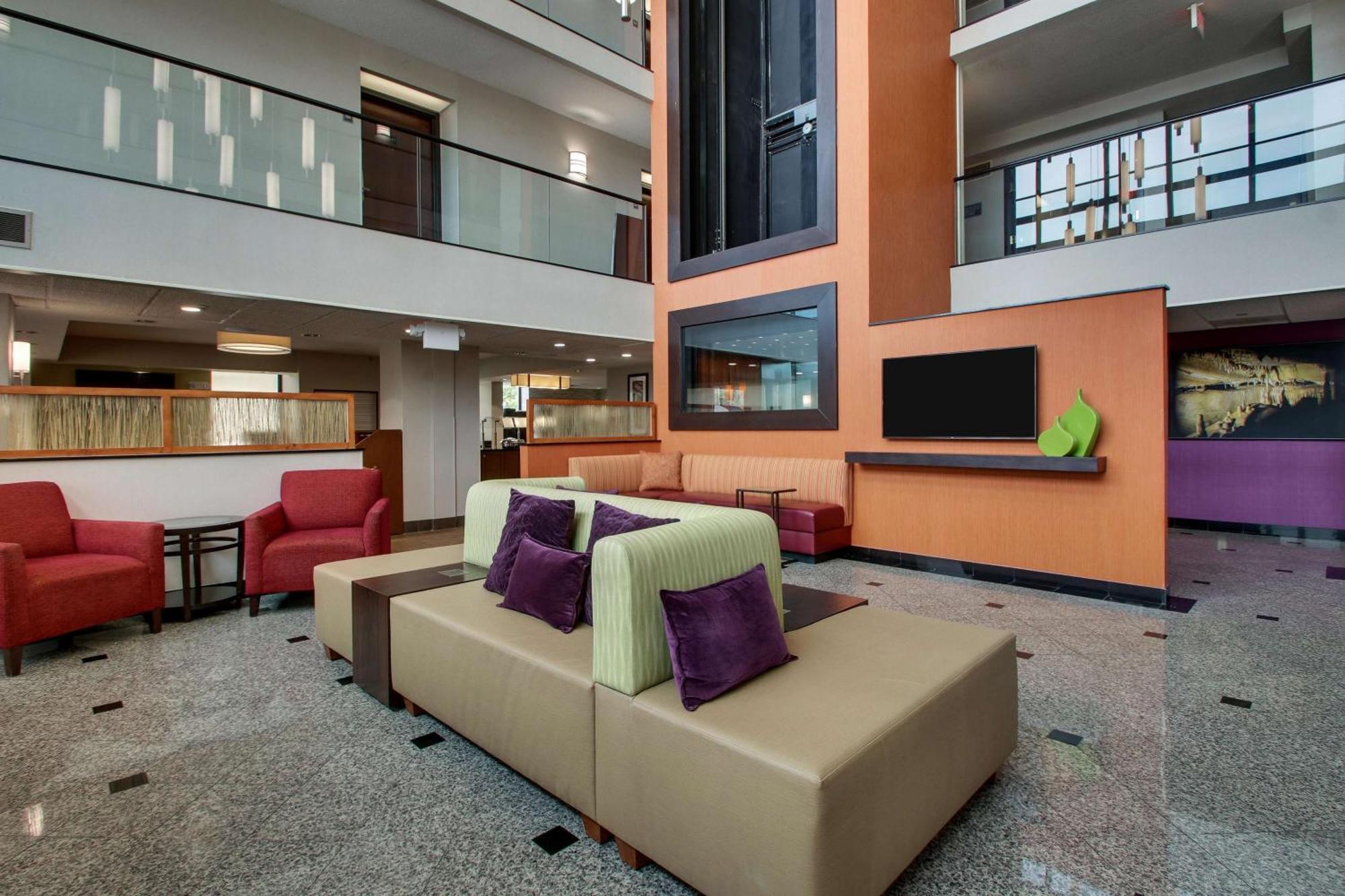 Drury Inn & Suites Μπόουλινγκ Γκριν Εξωτερικό φωτογραφία