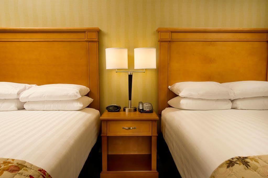 Drury Inn & Suites Μπόουλινγκ Γκριν Εξωτερικό φωτογραφία